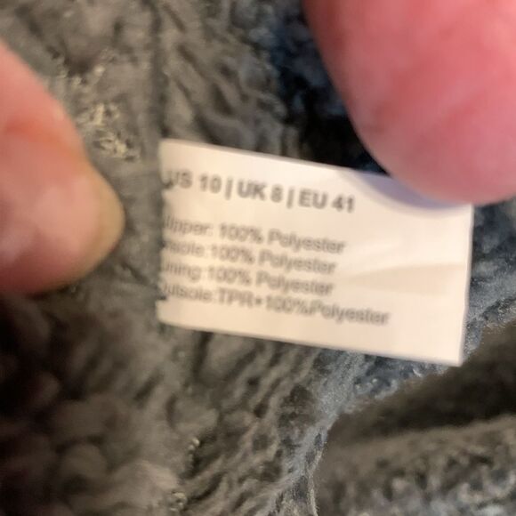 HomeTop Size 10 one piece curly fur memory foam indoor bootie slipper - Picture 6 of 15